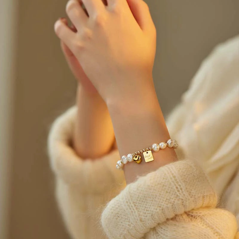 Lucky Pearl – צמיד שרשרת פנינה בעיצוב מודרני