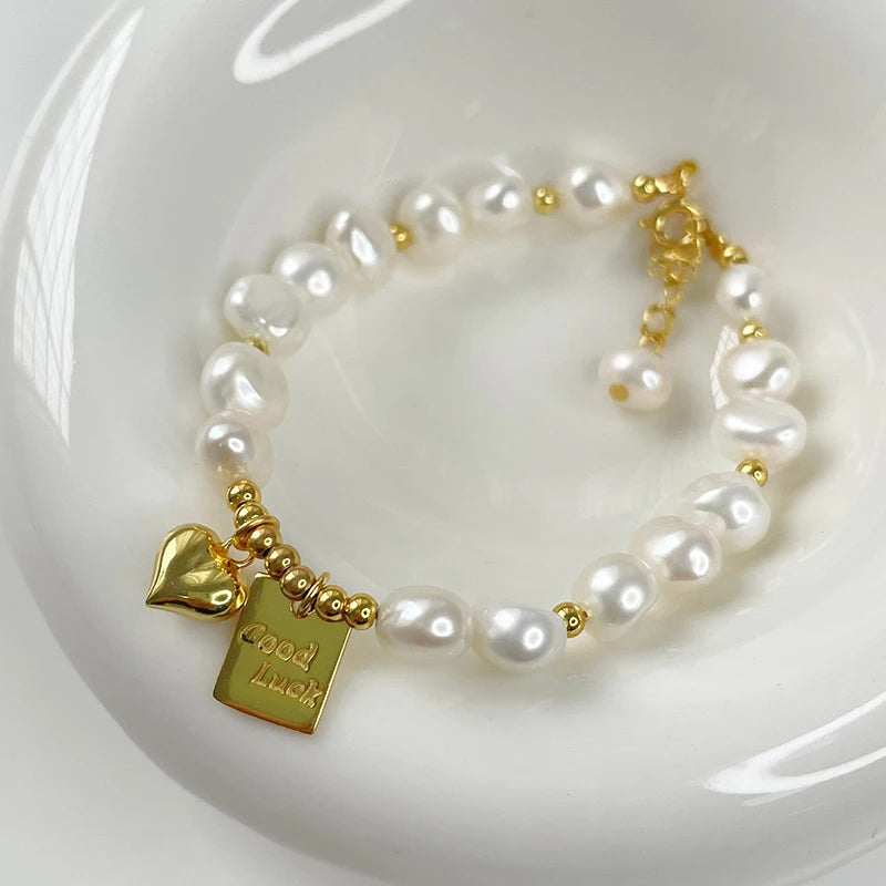 Lucky Pearl – צמיד שרשרת פנינה בעיצוב מודרני