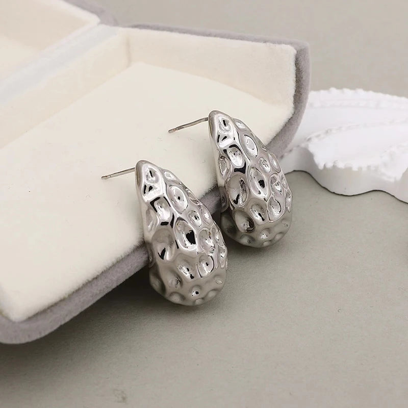 HammerDrop – עגילי טיפות מרוקעות