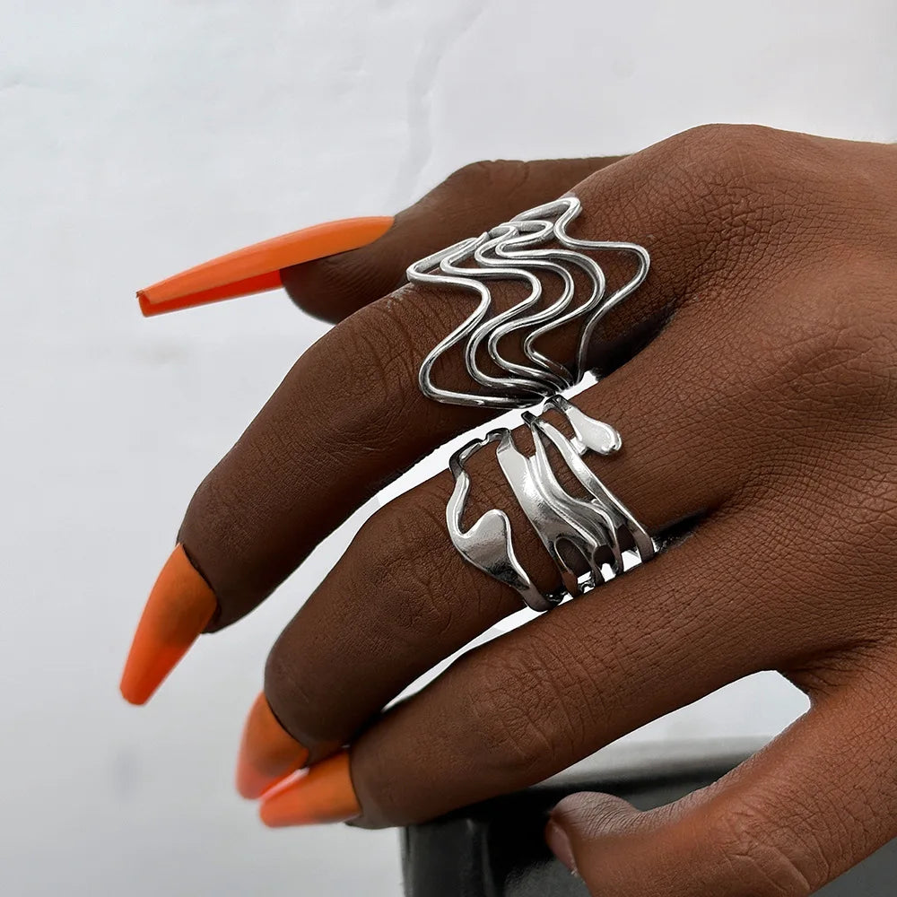 GeoPulse – טבעת גאומטרית פתוחה מנירוסטה וטיטניום