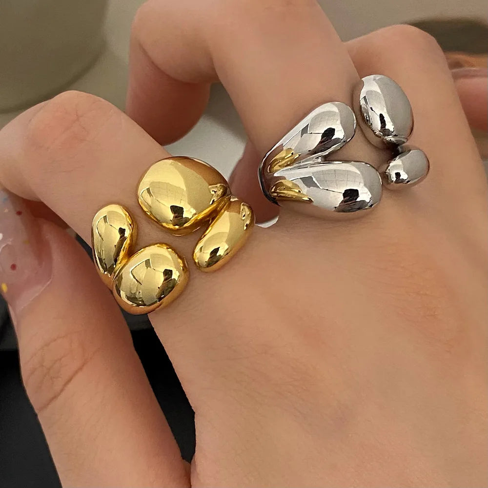 MetalLux – טבעת מתכת גאומטרית יוקרתית