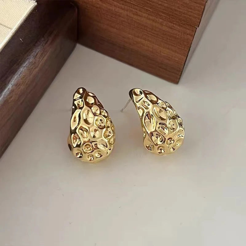 HammerDrop – עגילי טיפות מרוקעות