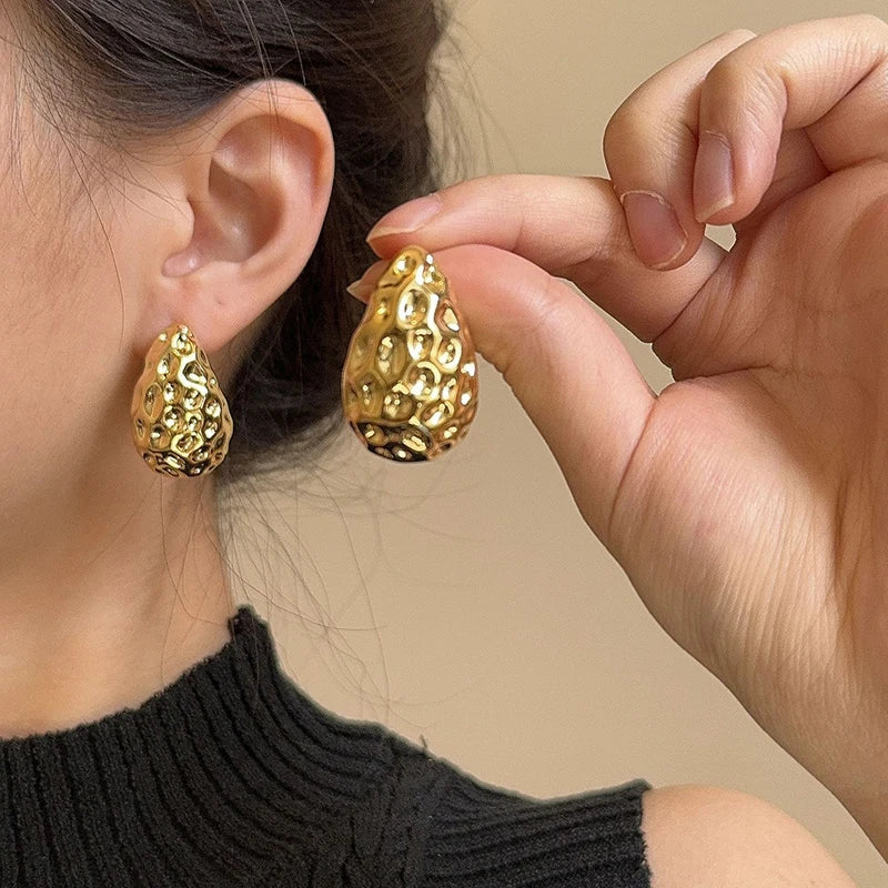 HammerDrop – עגילי טיפות מרוקעות