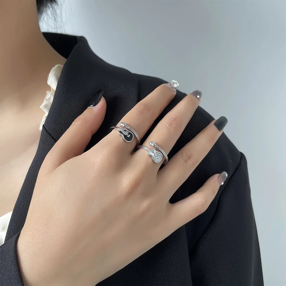 SilverMuse – טבעת גאומטרית כסופה