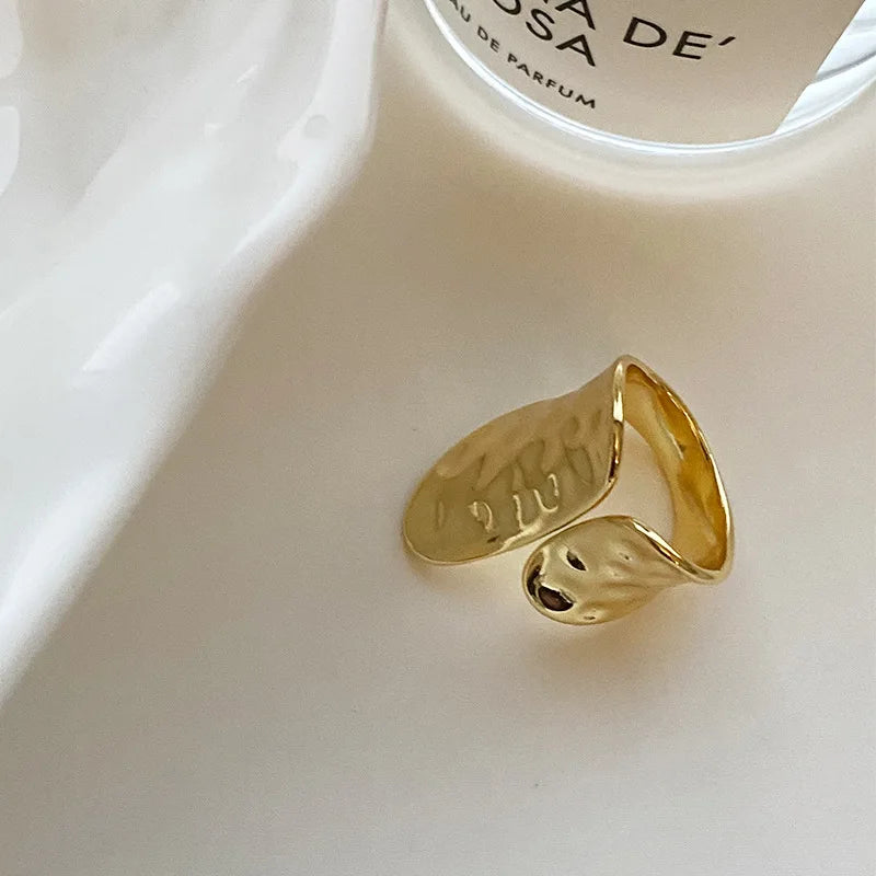 LightLuxe – טבעת גאומטרית יוקרתית