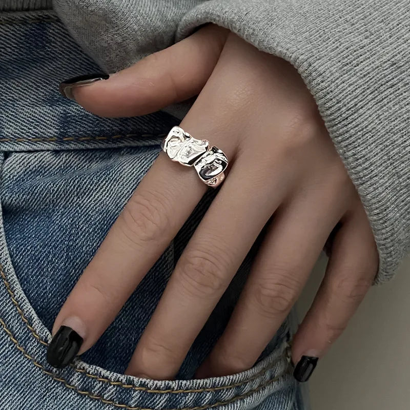 HeartGlow – טבעת לב רומנטית