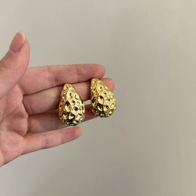 HammerDrop – עגילי טיפות מרוקעות