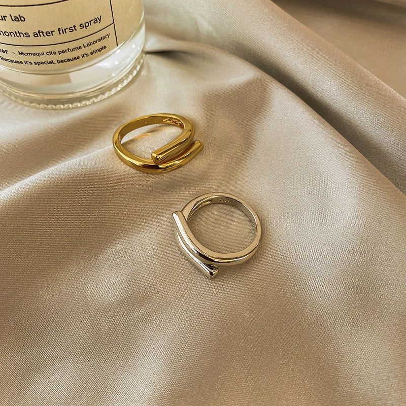 PearlCharm – טבעת גאומטרית יוקרתית מנירוסטה