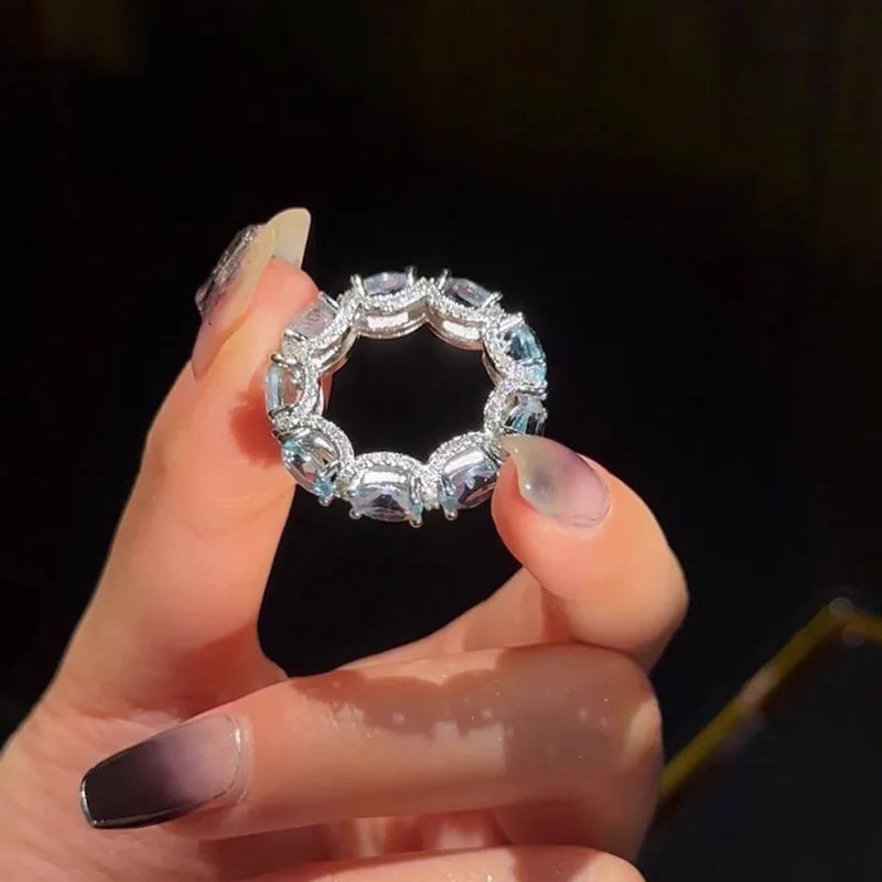 BlueAura – טבעת זירקון כחול אלגנטית